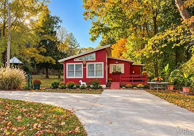 Single family home for sale at 9853 Mockingbird Hl Dr, Bonne Terre, MO 63628 | MLS# MIS26069331