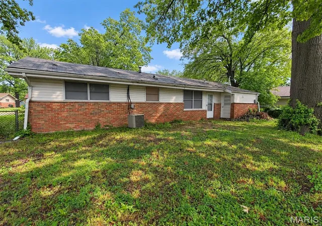 Photo 2 of Single family home for sale at 9805 Duke Dr, Saint Louis, MO 63136 | MLS# MIS26069333 | Listing updated on 2026-10-30