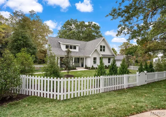 Single family home for sale at 1141 N Berry Rd, Saint Louis, MO 63122 | MLS# MIS26069334