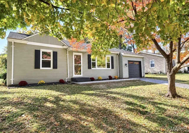 Photo 3 of Single family home for sale at 6804 Osage Dr, Belleville, IL 62223 | MLS# MIS26069336 | Listing updated on 2026-10-30