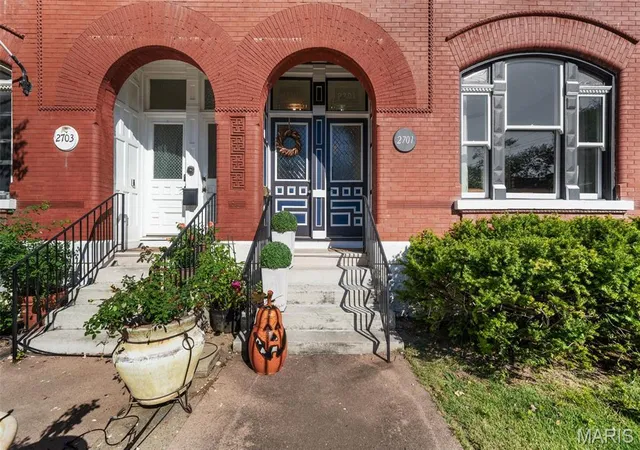 Photo 2 of Single family home for sale at 2701 Ann Ave, Saint Louis, MO 63104 | MLS# MIS26069339 | Listing updated on 2026-10-29