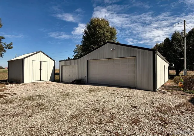 Photo 3 of Manufactured home for sale at 36757 Monroe Rd 580, Stoutsville, MO 65283 | MLS# MIS26069343 | Listing updated on 2026-10-29