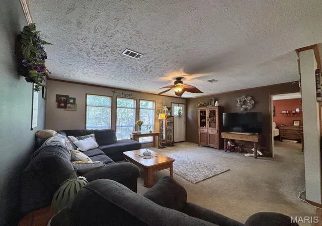 Photo 4 of Manufactured home for sale at 36757 Monroe Rd 580, Stoutsville, MO 65283 | MLS# MIS26069343 | Listing updated on 2026-10-29
