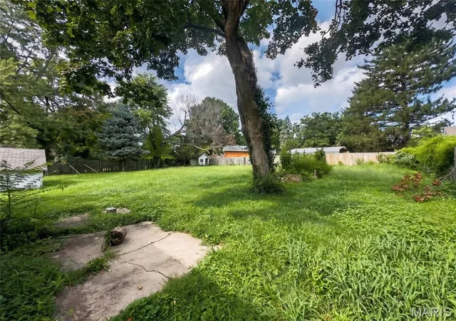 Photo 1 of Single family home for sale at 826 Marvin Ave, Saint Louis, MO 63135 | MLS# MIS26069348 | Listing updated on 2026-10-31