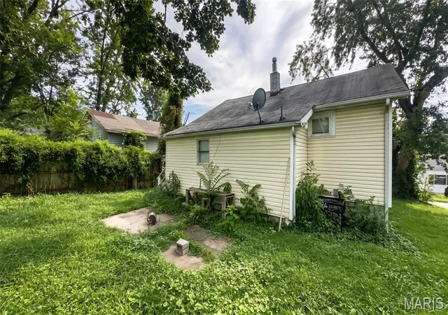 Photo 4 of Single family home for sale at 826 Marvin Ave, Saint Louis, MO 63135 | MLS# MIS26069348 | Listing updated on 2026-10-31