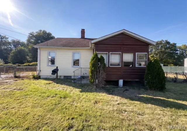Photo 3 of Single family home for sale at 3307 Marvin Ave, Saint Louis, MO 63114 | MLS# MIS26069352 | Listing updated on 2026-10-30