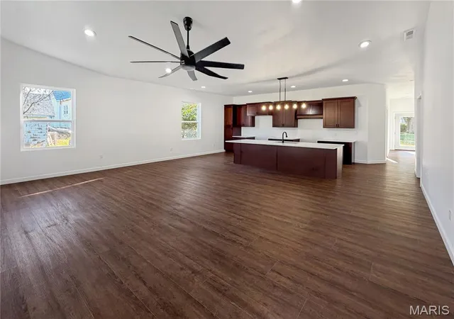 Photo 1 of Single family home for sale at 410 W Saint John, Vandalia, MO 63382 | MLS# MIS26069356 | Listing updated on 2026-10-29