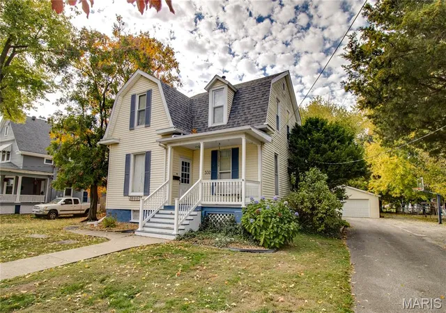 Photo 1 of Single family home for sale at 332 N High St, Carlinville, IL 62626 | MLS# MIS26069357 | Listing updated on 2026-10-30