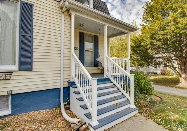 Photo 4 of Single family home for sale at 332 N High St, Carlinville, IL 62626 | MLS# MIS26069357 | Listing updated on 2026-10-30