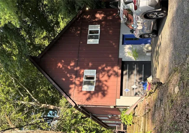 Photo 4 of Single family home for sale at 7 Lloyd Cir, Belleville, IL 62223 | MLS# MIS26069390 | Listing updated on 2026-10-29