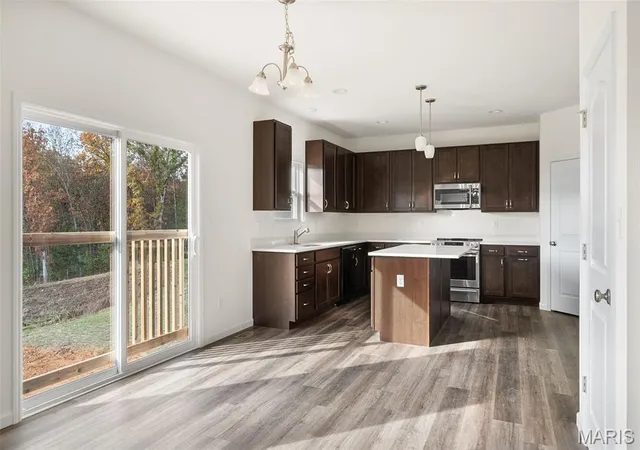 Photo 4 of Single family home for sale at 500 Westhaven Manor Dr, Wentzville, MO 63385 | MLS# MIS26069405 | Listing updated on 2026-10-29