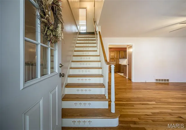Photo 3 of Single family home for sale at 722 Chippendale Ct, Saint Louis, MO 63122 | MLS# MIS26069442 | Listing updated on 2026-10-31