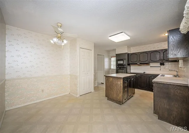 Photo 4 of Single family home for sale at 1728 Featherwood Dr, Saint Louis, MO 63146 | MLS# MIS26069447 | Listing updated on 2026-10-30