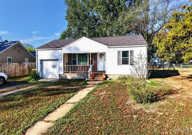 Photo 1 of Single family home for sale at 227 Donnalee Ave, Lebanon, MO 65536 | MLS# MIS26069477 | Listing updated on 2026-10-30