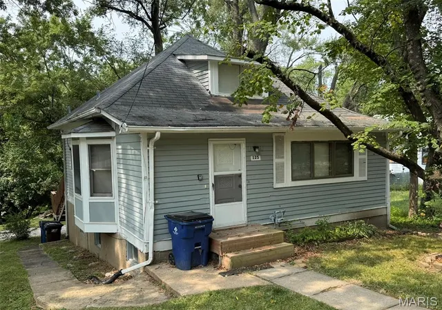 Single family home for sale at 125 S Harvey Ave, Saint Louis, MO 63135 | MLS# MIS26069479