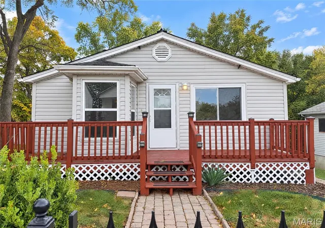 Single family home for sale at 4014 Birchwood Pl, Saint Louis, MO 63125 | MLS# MIS26069485