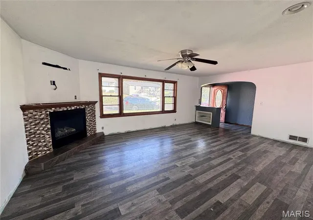 Photo 2 of Single family home for sale at 4027 Hillside Dr, Hannibal, MO 63401 | MLS# MIS26069508 | Listing updated on 2026-10-29