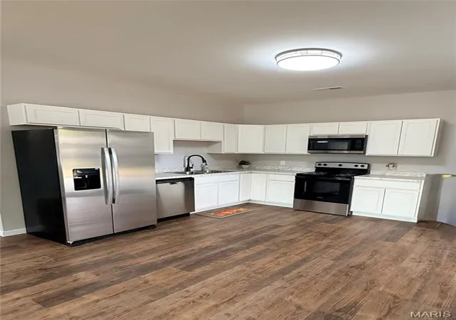 Photo 2 of Single family home for sale at 513 Clay S, New London, MO 63459 | MLS# MIS26069529 | Listing updated on 2026-10-29