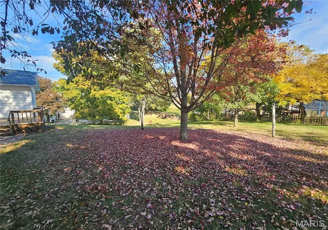 Photo 4 of Single family home for sale at 1707 Vandalia St, Hillsboro, IL 62049 | MLS# MIS26069535 | Listing updated on 2026-10-29