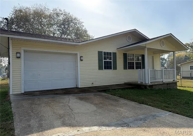 Photo 1 of Single family home for sale at 518 Nickey St, Poplar Bluff, MO 63901 | MLS# MIS26069572 | Listing updated on 2026-10-29