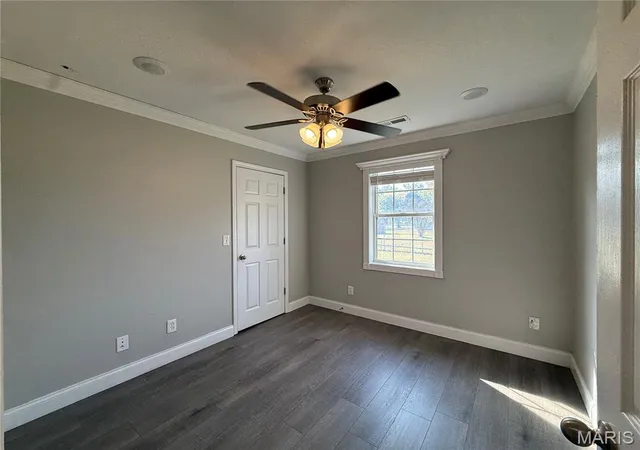 Photo 4 of Single family home for sale at 518 Nickey St, Poplar Bluff, MO 63901 | MLS# MIS26069572 | Listing updated on 2026-10-29