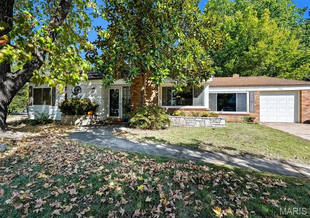 Photo 1 of Single family home for sale at 1520 Azalea Dr, Saint Louis, MO 63119 | MLS# MIS26069584 | Listing updated on 2026-10-30