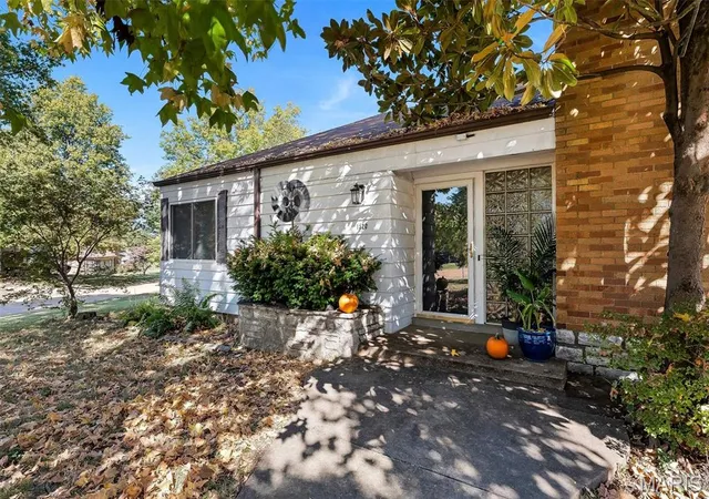 Photo 2 of Single family home for sale at 1520 Azalea Dr, Saint Louis, MO 63119 | MLS# MIS26069584 | Listing updated on 2026-10-30