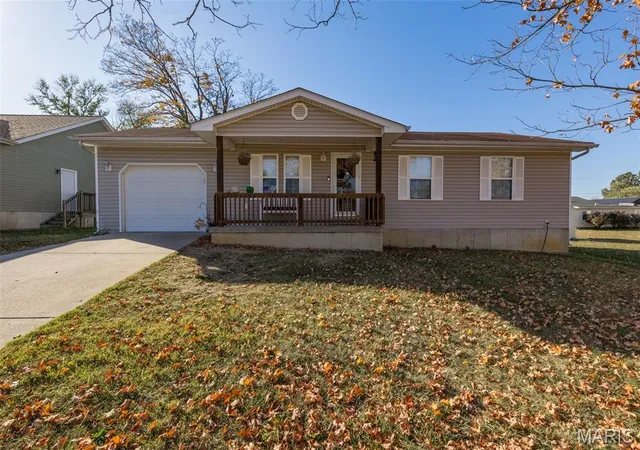 Photo 2 of Single family home for sale at 105 S Waller St, Desloge, MO 63601 | MLS# MIS26069596 | Listing updated on 2026-10-30