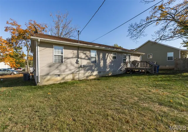 Photo 4 of Single family home for sale at 105 S Waller St, Desloge, MO 63601 | MLS# MIS26069596 | Listing updated on 2026-10-30