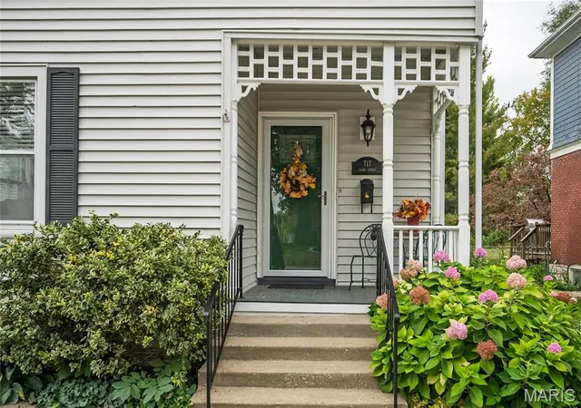 Photo 3 of Single family home for sale at 717 Clark St, Saint Charles, MO 63301 | MLS# MIS26069610 | Listing updated on 2026-10-30