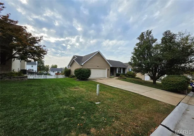 Photo 1 of Single family home for sale at 960 Arbor Green Dr, Saint Charles, MO 63304 | MLS# MIS26069614 | Listing updated on 2026-10-30