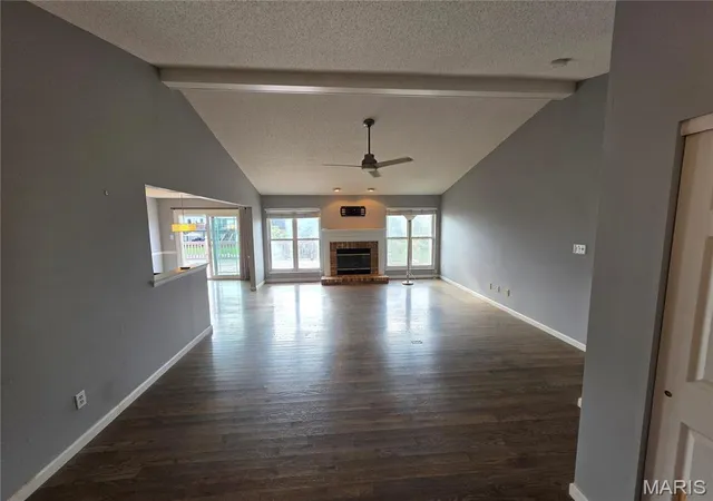 Photo 4 of Single family home for sale at 960 Arbor Green Dr, Saint Charles, MO 63304 | MLS# MIS26069614 | Listing updated on 2026-10-30