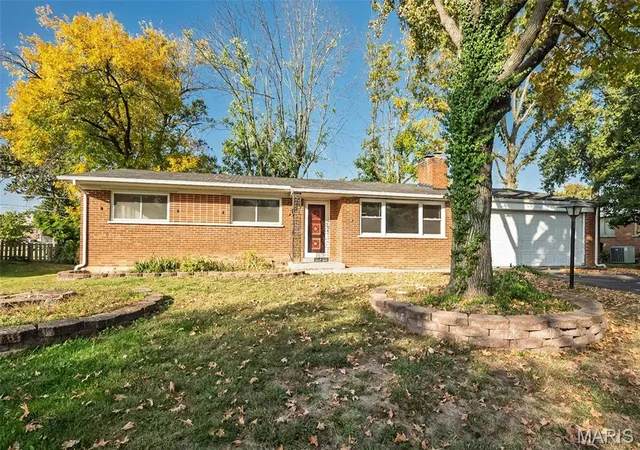 Photo 1 of Single family home for sale at 530 Lodge Dr, Saint Louis, MO 63126 | MLS# MIS26069656 | Listing updated on 2026-10-30