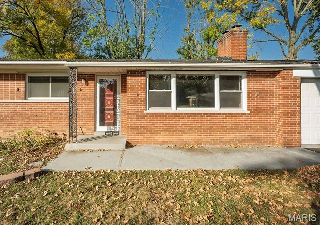 Photo 1 of Single family home for sale at 530 Lodge Dr, Saint Louis, MO 63126 | MLS# MIS26069656 | Listing updated on 2026-10-30