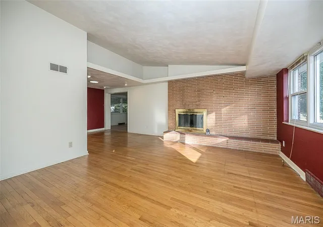 Photo 2 of Single family home for sale at 530 Lodge Dr, Saint Louis, MO 63126 | MLS# MIS26069656 | Listing updated on 2026-10-30