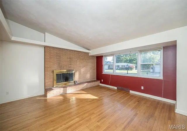 Photo 3 of Single family home for sale at 530 Lodge Dr, Saint Louis, MO 63126 | MLS# MIS26069656 | Listing updated on 2026-10-30