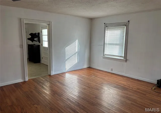 Photo 4 of Single family home for sale at 401 N Mill St, Summerfield, IL 62289 | MLS# MIS26069674 | Listing updated on 2026-10-30