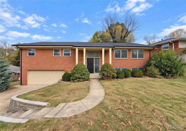 Photo 1 of Single family home for sale at 9651 Hartsdale Dr, Saint Louis, MO 63126 | MLS# MIS26069687 | Listing updated on 2026-10-30