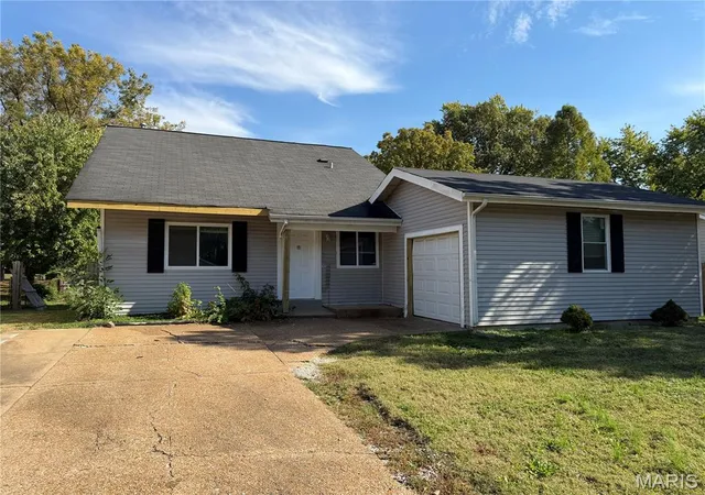 Single family home for sale at 2790 Sherwood Dr, Florissant, MO 63031 | MLS# MIS26069691