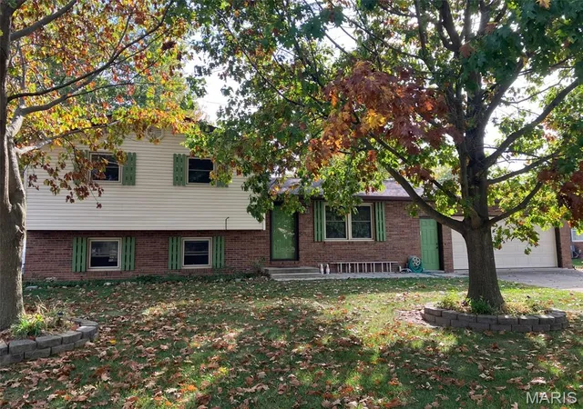 Single family home for sale at 706 W 2nd Street, Trenton, IL 62293 | MLS# MIS26069748