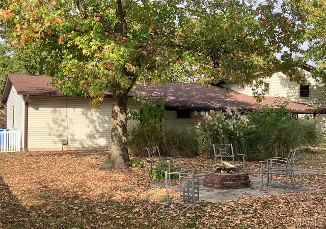 Photo 2 of Single Family Residence at 706 W 2nd Street, Trenton, IL 62293 | MLS# MIS26069748 |  | Sold on 2026-10-30