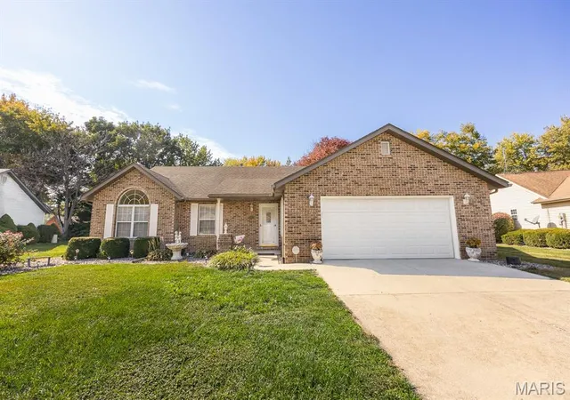 Single family home for sale at 1864 Spruce Hl Dr, Belleville, IL 62221 | MLS# MIS26069779