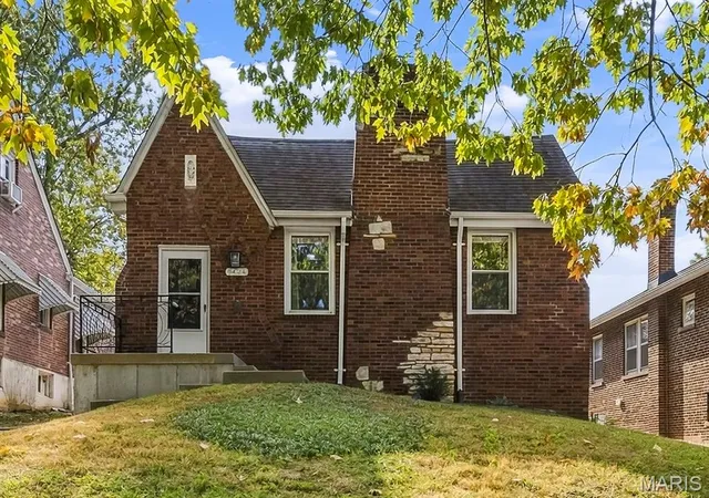 Photo 1 of Single family home for sale at 7424 Rupert Ave, Saint Louis, MO 63117 | MLS# MIS26069814 | Listing updated on 2026-10-31