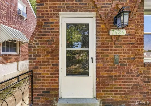 Photo 3 of Single family home for sale at 7424 Rupert Ave, Saint Louis, MO 63117 | MLS# MIS26069814 | Listing updated on 2026-10-31