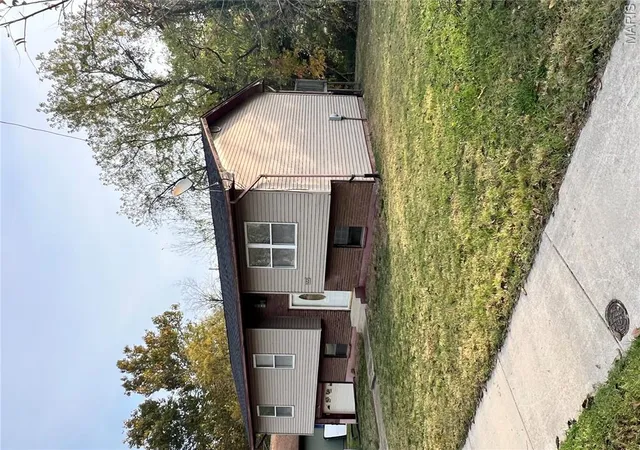 Photo 1 of Single family home for sale at 122 S Dover St, Bonne Terre, MO 63628 | MLS# MIS26069816 | Listing updated on 2026-10-31