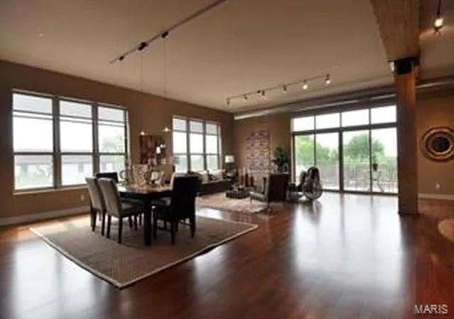 Photo 1 of Condominium at 6340 Clayton Rd #301, Saint Louis, MO 63117 | MLS# MIS13031072 | | Sold on 2013-08-22