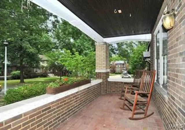 Photo 2 of Single Family Residence at 7581 Warner Ave, Saint Louis, MO 63117 | MLS# MIS13043011 | | Sold on 2014-04-14