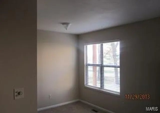 Photo 3 of Condominium at 1043 Windstream Dr, Saint Peters, MO 63376 | MLS# MIS13064731 |  | Sold on 2014-04-23