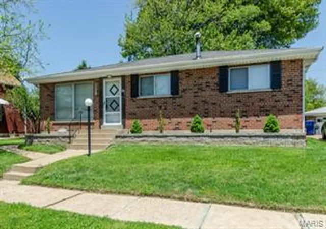 Photo 1 of Single Family Residence at 3635 French Ave, Saint Louis, MO 63116 | MLS# MIS13065355 |  | Sold on 2014-06-05