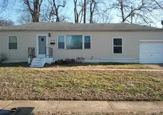 2nd image of 10154 Coburg Lands Dr, Saint Louis, MO 63137 | MLS# MIS14001932